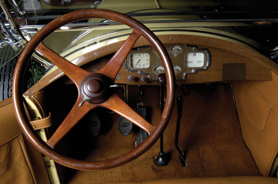  Pierce-Arrow Model 81 Rumbleseat Roadster 1928 года  (фото 9 из 18)